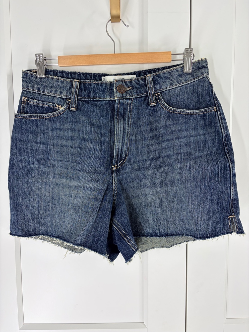 Hollister Women’s Curvy High Rise Relaxed Dark Blue Denim Cutoff Shorts | 10/30